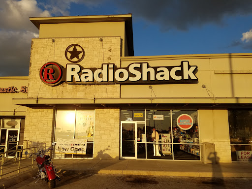 RadioShack, 2087 W Oaklawn Rd #200, Pleasanton, TX 78064, USA, 