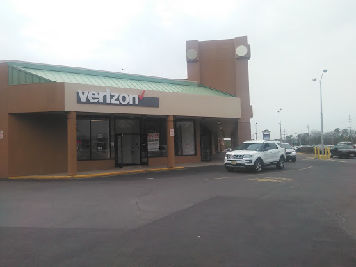 Verizon Authorized Retailer - A Wireless, 1 Rte 37 W #101, Toms River, NJ 08753, USA, 