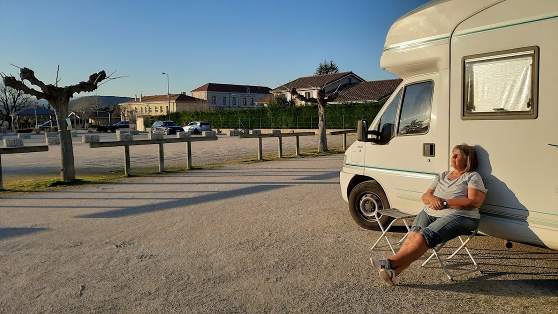 Aire Camping Cars à Beausemblant (Drôme 26)