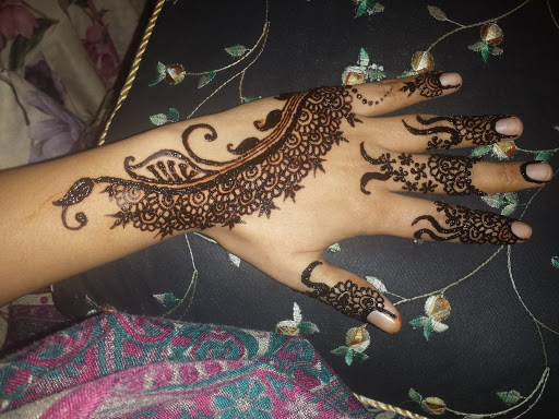 HOUSE OF HENNA