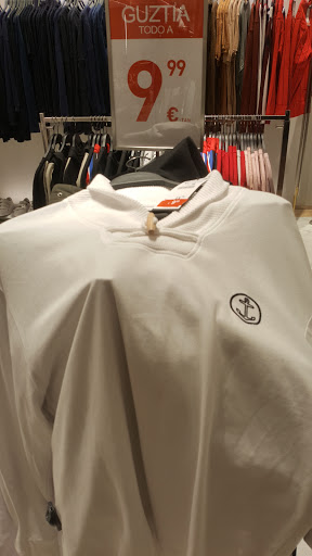 Tiendas para comprar camisetas blancas mujer Bilbao