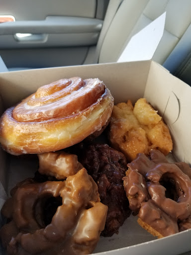 Donut Shop «Luvn Donuts», reviews and photos, 1421 W MacArthur Blvd # D, Santa Ana, CA 92704, USA