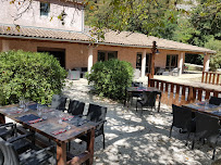 Atmosphère du Restaurant français Le Restaurant Bar à Vin Caviste de Chames à Vallon-Pont-d'Arc - n°4