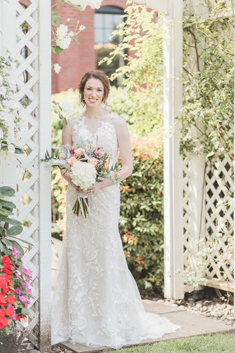 Bridal Shop «Tulip Bridal», reviews and photos, 1495 NW Gilman Blvd STE 12, Issaquah, WA 98027, USA