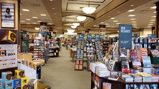 Book Store «Barnes & Noble», reviews and photos, 65 E Marketview Dr, Champaign, IL 61820, USA