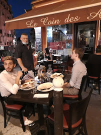Atmosphère du Restaurant français Le Coin des Amis Montmartre à Paris - n°2