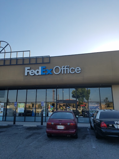 Print Shop «FedEx Office Print & Ship Center», reviews and photos, 1440 S E St b, San Bernardino, CA 92408, USA
