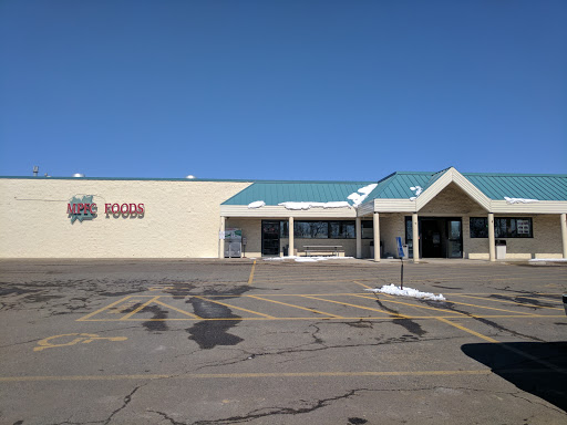 Grocery Store «Maple Plain Family Center», reviews and photos, 1500 Howard Ave, Maple Plain, MN 55359, USA