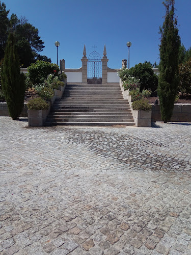 Avaliações doIgreja Paroquial São João Batista em Mangualde - Igreja