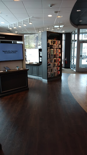 Cell Phone Store «Verizon», reviews and photos, 1987 County Rd D E, Maplewood, MN 55109, USA