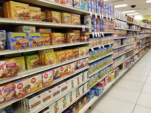 Supermarket «Treasure Island Foods», reviews and photos, 1526 E 55th St, Chicago, IL 60615, USA