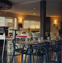 Atmosphère du Restaurant français Eguzki Restaurant à Ascain - n°2