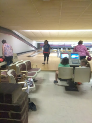 Bowling Alley «Colonial Lanes Bowling The BOHO bar is on facebook», reviews and photos, 1849 Gardner Ln NW, Corydon, IN 47112, USA