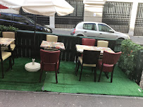 Atmosphère du Restaurant africain RESTAURANT LE 15-17 CHEZ KHAR à Paris - n°10