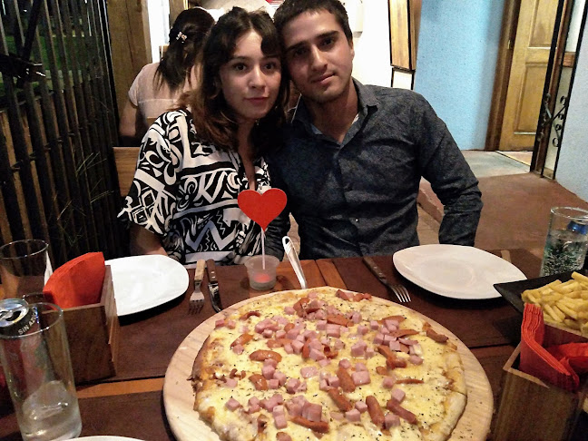 Opiniones de Montevideo parrilla - pizzas en Talca - Restaurante