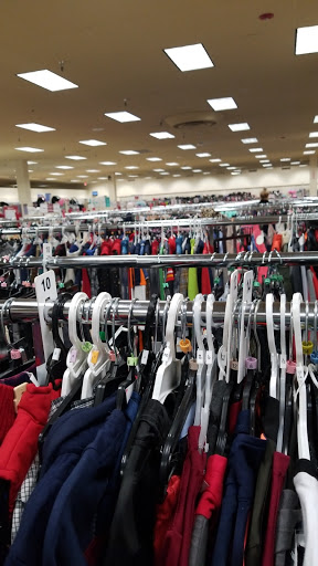 Clothing Store «Burlington Coat Factory», reviews and photos, 1716 Jantzen Beach Center, Portland, OR 97217, USA