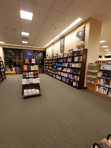 Book Store «Barnes & Noble», reviews and photos, 800 Settlers Ridge Center Dr, Pittsburgh, PA 15205, USA