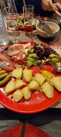 Raclette du Restaurant Le Saint-Jo - La Féclaz à Les Deserts - n°5