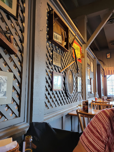 American Restaurant «Cracker Barrel Old Country Store», reviews and photos, 2525 Brindle Dr, Harrisburg, PA 17110, USA