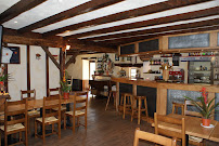 Atmosphère du Restaurant français Auberge Du Lac à Castelnau-de-Mandailles - n°1