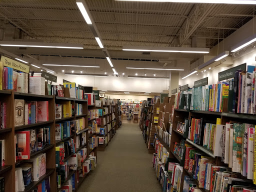 Book Store «Barnes & Noble Booksellers The Shops at River Crossing», reviews and photos, 8675 River Crossing Blvd, Indianapolis, IN 46240, USA