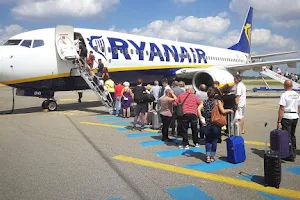 Dole–Jura Airport image