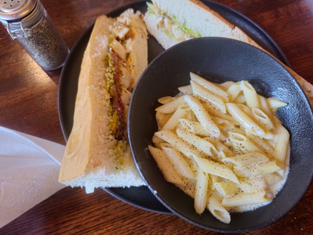 The Lookout Kitchen 73655