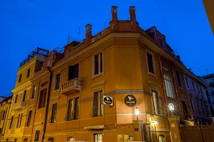 Free Hostels Roma image