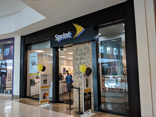 Cell Phone Store «Sprint Store», reviews and photos, 614 Hawthorn Center, Vernon Hills, IL 60061, USA