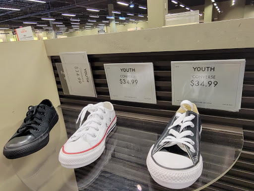 Shoe Store «DSW Designer Shoe Warehouse», reviews and photos, 635 E Boughton Rd, Bolingbrook, IL 60440, USA