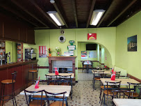 Atmosphère du Restaurant Café des Halles à Moutiers-les-Mauxfaits - n°9