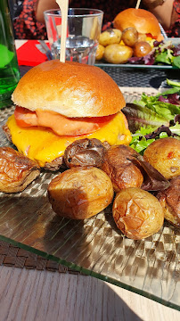 Hamburger du Restaurant français ZEBRA Restaurant à Maisons-Laffitte - n°2