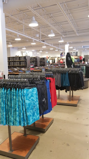 Clothing Store «Under Armour Factory House», reviews and photos, 33 Outlet Square, Hershey, PA 17033, USA