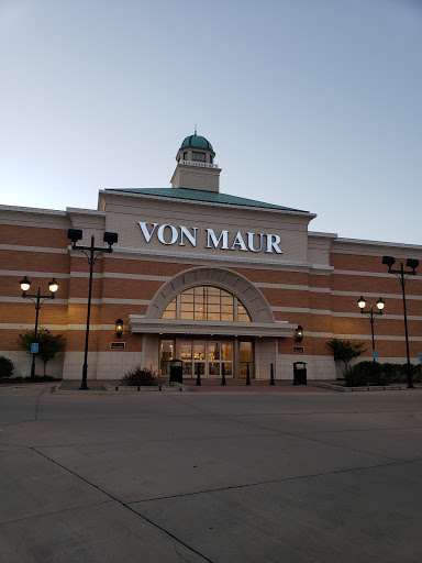 Department Store «Von Maur», reviews and photos, 115 Iowa River Landing Pl, Coralville, IA 52241, USA