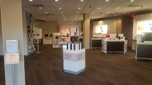 Cell Phone Store «Verizon», reviews and photos, 469 Congaree Rd, Greenville, SC 29607, USA