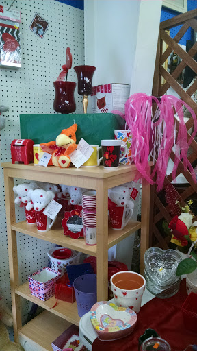 Thrift Store «Halo Bargain Center», reviews and photos