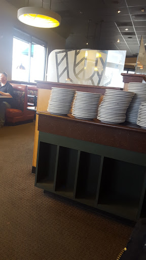 Pizza Restaurant «Round Table Pizza», reviews and photos, 2120 Daniels St, Manteca, CA 95337, USA