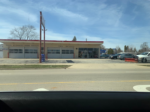Auto Repair Shop «Closs Tire & Auto», reviews and photos, 1340 N Lewis Ave, Waukegan, IL 60085, USA