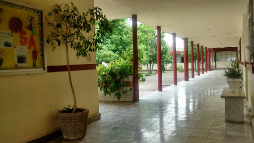 Escuela PriMaría Margartito Martínez Leal en Sabinas Hidalgo