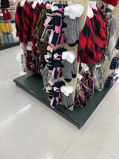 Craft Store «Hobby Lobby», reviews and photos, 500 NW Hwy 7, Blue Springs, MO 64014, USA