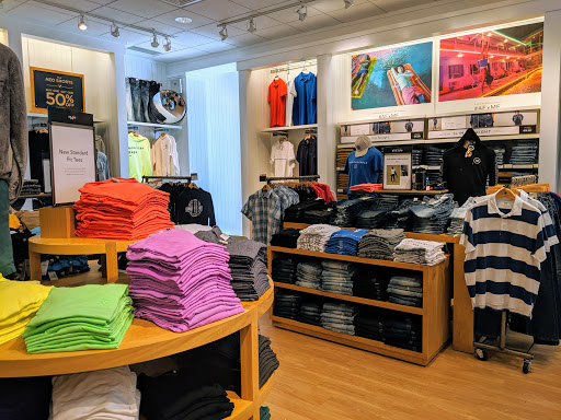 Clothing Store «American Eagle Outfitters», reviews and photos, 555 N Alafaya Trail, Orlando, FL 32828, USA