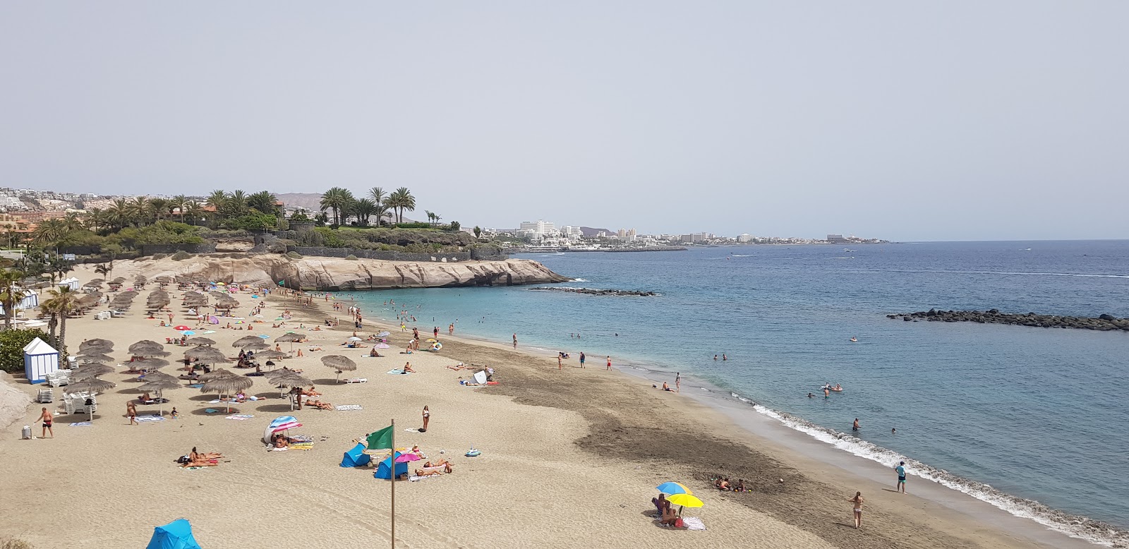 Fotografie cu Plaja Duque - locul popular printre cunoscătorii de relaxare