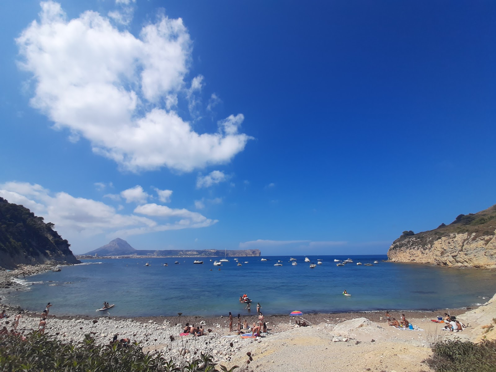Photo de Cala Sardinera avec un niveau de propreté de très propre