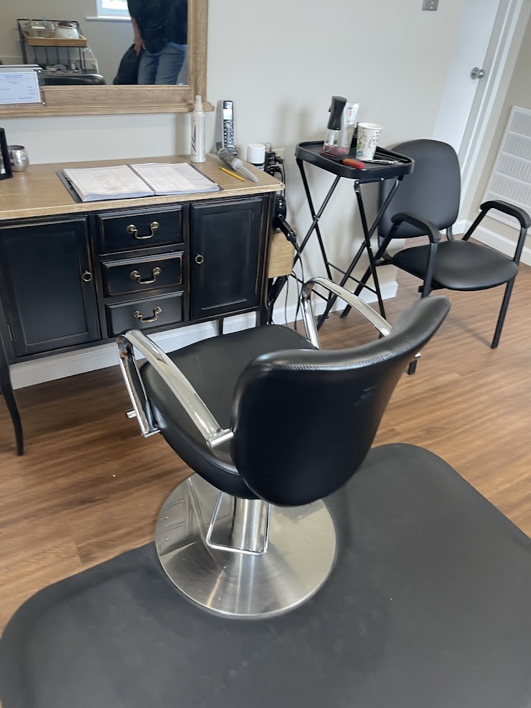 Top of the Shears Hair Salon 06795