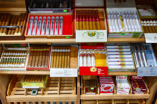 Tobacco Shop «Rock N Roll It Smoke Shop», reviews and photos, 301 S Orlando Ave, Winter Park, FL 32789, USA