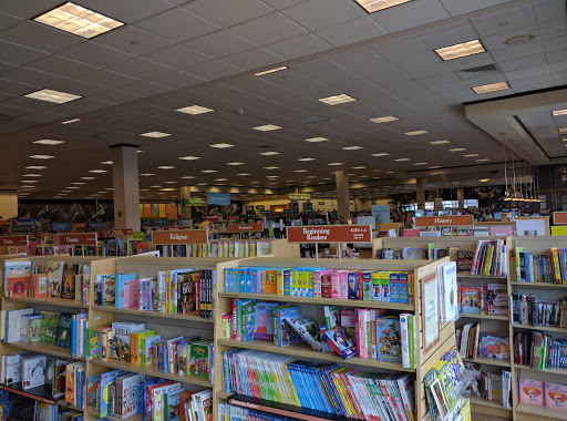 Book Store «Barnes & Noble Booksellers East Brunswick», reviews and photos, 753 New Brunswick Ave, East Brunswick, NJ 08816, USA