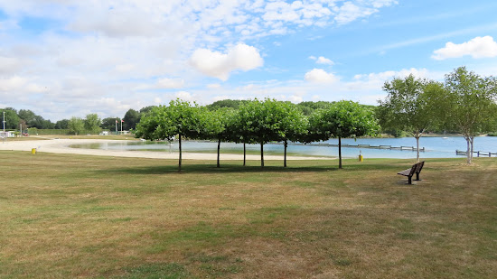 Plan d'Eau du Canada Beach