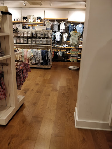 Clothing Store «Gap», reviews and photos, 200 State St, Boston, MA 02109, USA