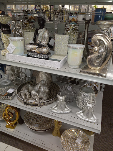 Clothing Store «Burlington Coat Factory», reviews and photos, 4500 S Damen Ave, Chicago, IL 60609, USA