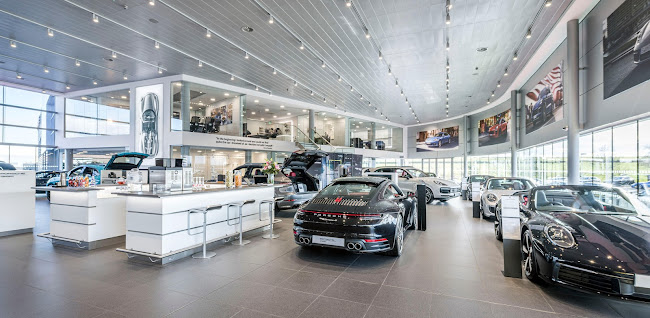 Porsche Centre Edinburgh - Edinburgh